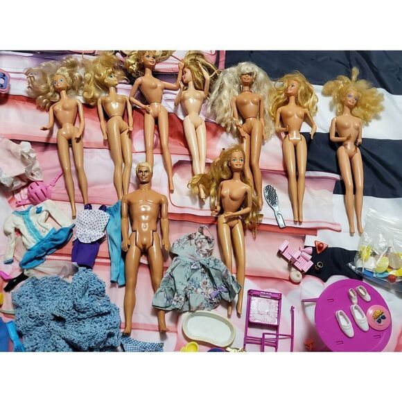 Vintage Barbie lot - Picture 2 of 15